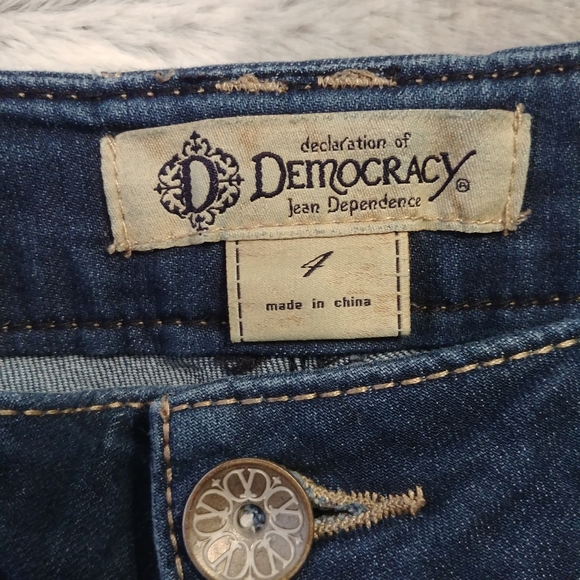 Democracy Bermuda length shorts - Picture 5 of 6